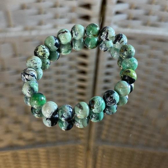 NWT Variscite 9-11mm Beaded Stretch Bracelet
125.00 ctw - Picture 6 of 6